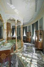 Элитный дизайн большой ванной - шторы